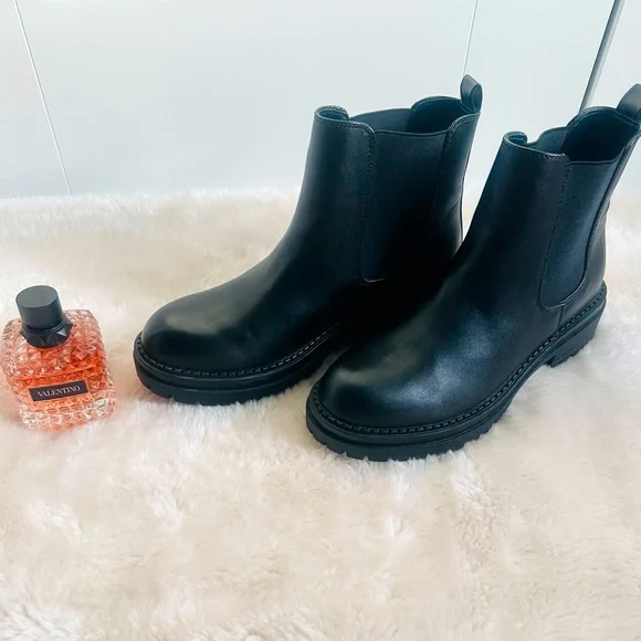 Black Women Block Heel Boots - Picture 5 of 16